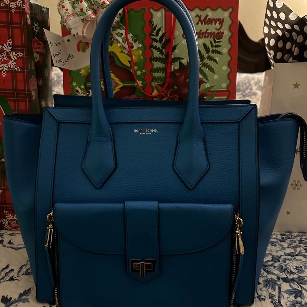 NWOT Henri Bendel tote 2 piece set BEAUTIFUL!! Dust Cover Included